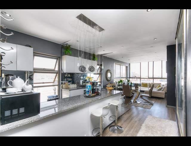 1 BEDROOM APARTMENT FOR SALE IN BRAAMFONTEIN